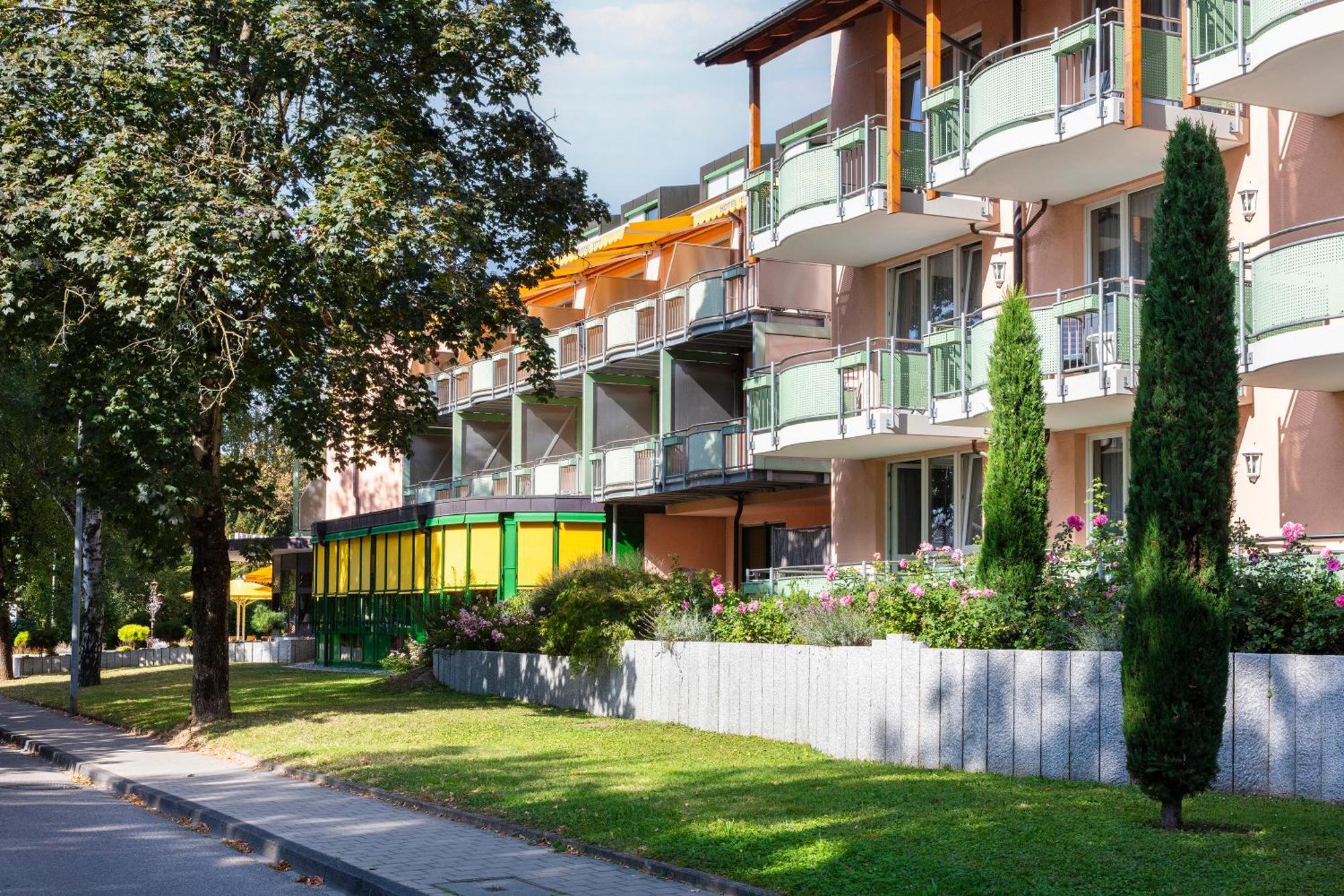 Parkhotel An Der Therme Bad Krozingen Exterior photo